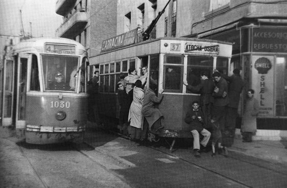 Tranvías en el Paseo de las Delicias, en 1949.